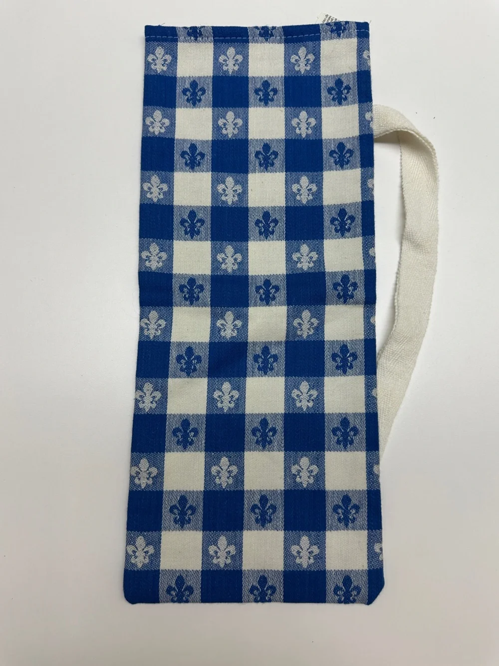Blue and White Checkered Wine Bag with Fleur-de-Lis Pattern